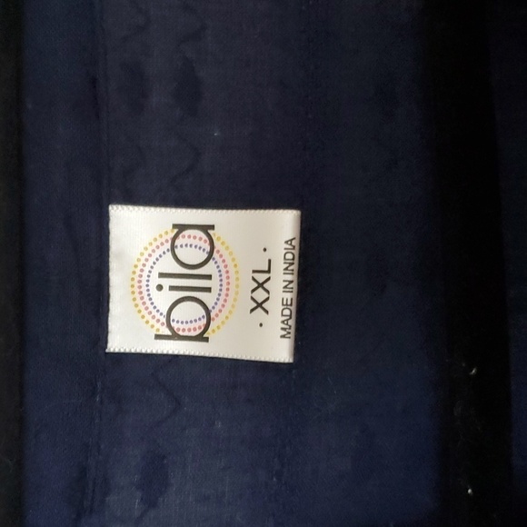 Bila Navy Embroidered Top XXL - Picture 3 of 7